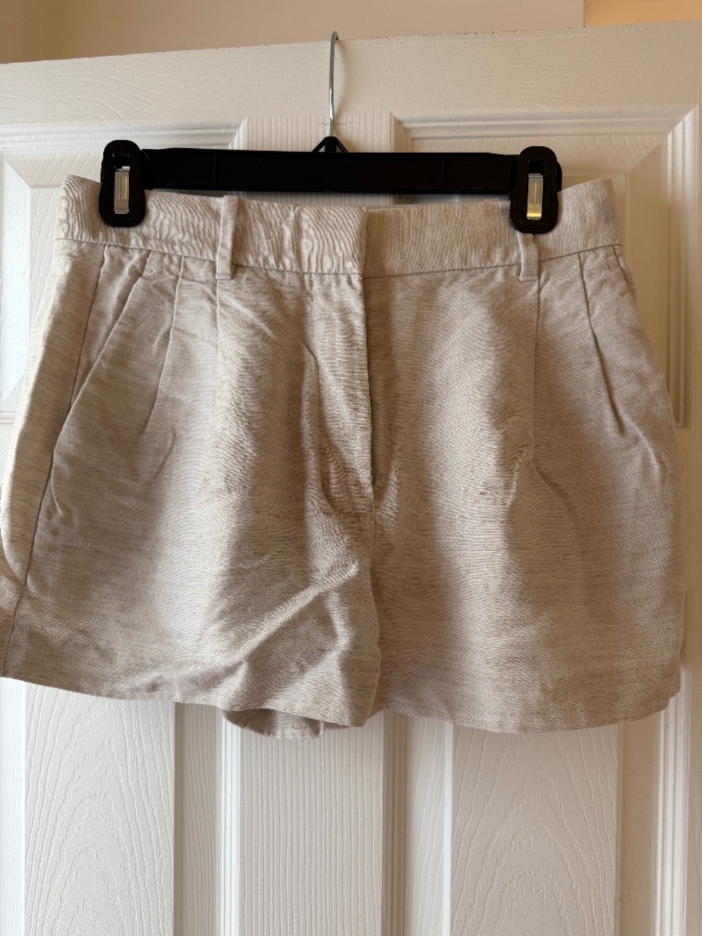 Aritzia Effortless Mini Cruise Linen shorts